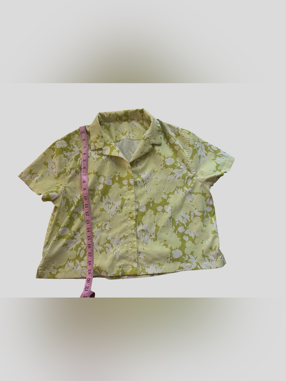 Outdoor Voices SolarCool Tourist Camp Shirt – Hyper Green Floral Medium - Picture 5 of 9